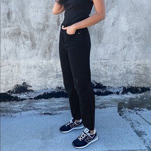 BNWT Denim Forum Joni in Black Eyeliner Rip